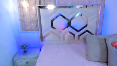  Venuss  online show from 11-28-25, 07:00