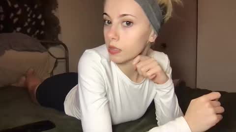 Snapshot of venustheflytrap chatting on 03-24-26, 04:39 venustheflytrap online show from 03-24-26, 04:39