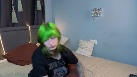 Erica online show from 09-29-25, 08:13