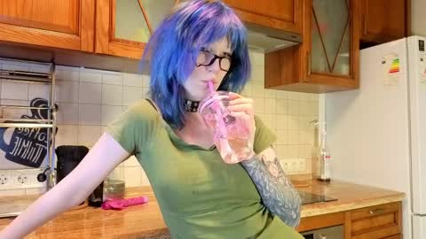 Snapshot of veolatownson chatting on 04-05-26, 08:39 Erica online show from 04-05-26, 08:39