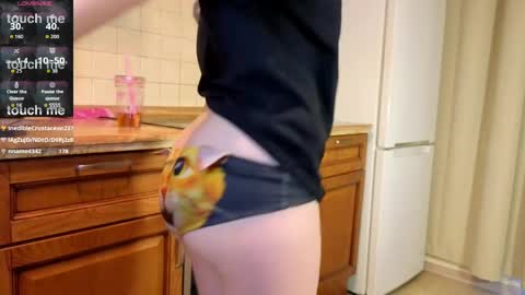 Snapshot of veolatownson chatting on 04-06-26, 04:46 Erica online show from 04-06-26, 04:46