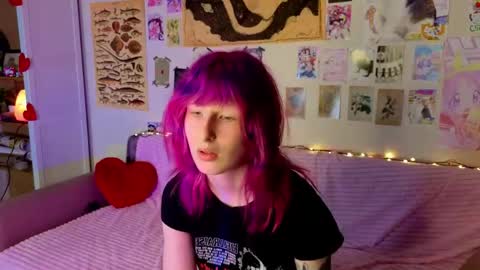 Snapshot of veolatownson chatting on 04-27-26, 08:18 Erica online show from 04-27-26, 08:18