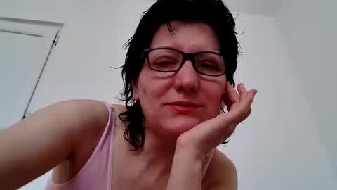 Snapshot of vera_elle chatting on 04-12-26, 06:18 Vera online show from 04-12-26, 06:18
