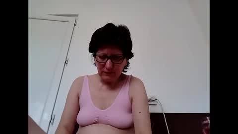 Snapshot of vera_elle chatting on 04-25-26, 12:41 Vera online show from 04-25-26, 12:41