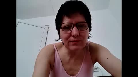 Snapshot of vera_elle chatting on 05-04-26, 06:42 Vera online show from 05-04-26, 06:42