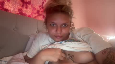 Snapshot of veranikimi chatting on 06-26-26, 10:25 veranikimi online show from 06-26-26, 10:25