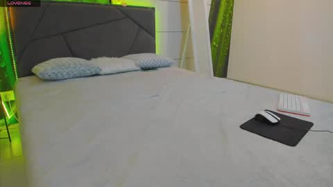 Snapshot of verawattss chatting on 03-31-26, 02:02 Vera online show from 03-31-26, 02:02