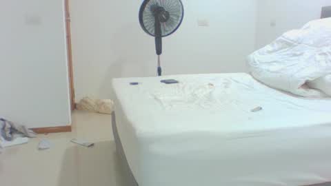 vergagolosa22 online show from 10-28-25, 05:33