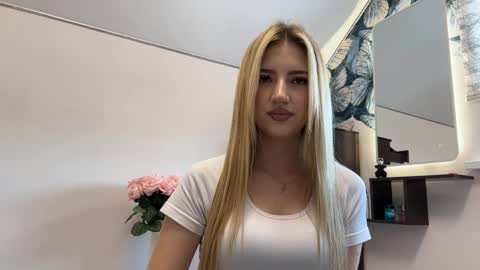 Snapshot of verlieleverton chatting on 04-06-26, 09:54 Elisa online show from 04-06-26, 09:54