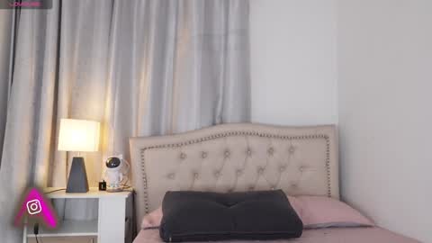 Snapshot of vero_cam chatting on 12-24-24, 02:10 vero_cam online show from 12-24-24, 02:10