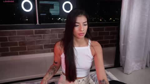 Snapshot of vero_cam chatting on 02-19-25, 01:29 vero_cam online show from 02-19-25, 01:29