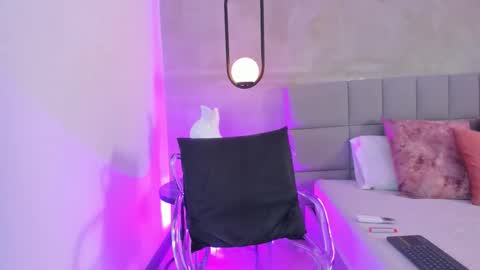 Snapshot of vero_hott_1 chatting on 03-21-26, 08:19 vero_hott_1 online show from 03-21-26, 08:19