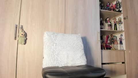 Snapshot of vero_lodgee chatting on 04-10-26, 12:10 veronica lodge online show from 04-10-26, 12:10