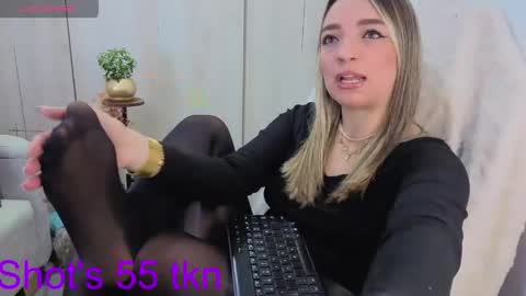 Snapshot of veromars_ chatting on 04-30-26, 02:34 Catalina online show from 04-30-26, 02:34