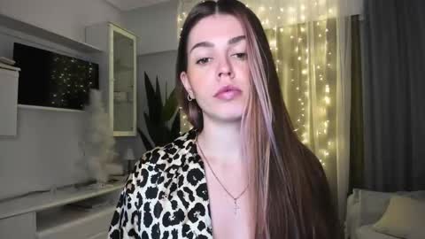 Lolitalolz online show from 01-06-25, 07:24