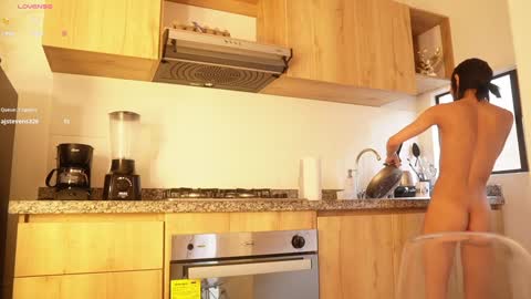 Veronica online show from 12-24-24, 10:06