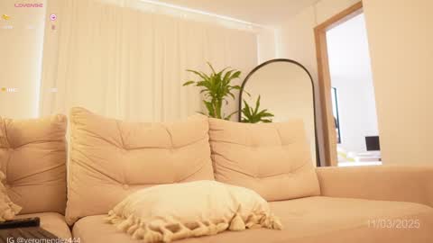 Veronica online show from 03-11-25, 02:40