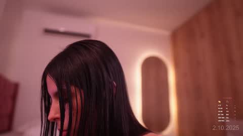 Veronica online show from 10-03-25, 01:02