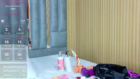 Snapshot of veronica_roose chatting on 05-11-26, 04:04 Veronica online show from 05-11-26, 04:04