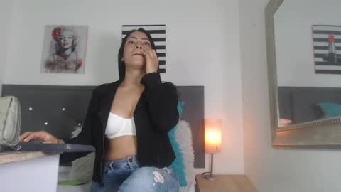 Snapshot of veronica_santanaa chatting on 05-04-26, 06:15 Veronica online show from 05-04-26, 06:15