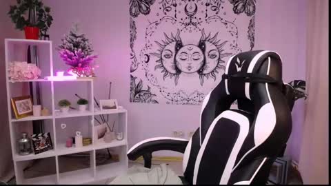 VERONICA online show from 02-13-25, 03:35