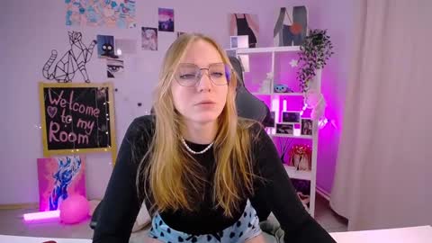 VERONICA online show from 02-19-25, 12:00