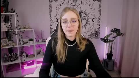 VERONICA online show from 02-28-25, 11:34