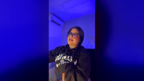 Snapshot of veronicabrown_xxx chatting on 01-12-26, 04:39 Vero online show from 01-12-26, 04:39