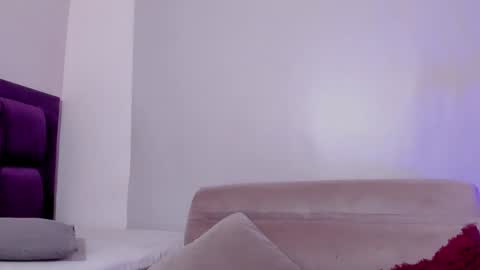 Veronica Gills online show from 01-23-25, 04:48