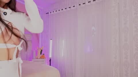 Snapshot of veronicamartin_ chatting on 02-28-26, 09:27 Vero online show from 02-28-26, 09:27