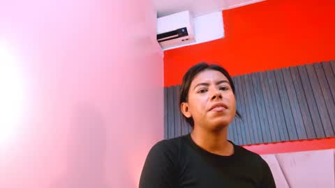 Veronica Robles online show from 06-22-26, 07:00