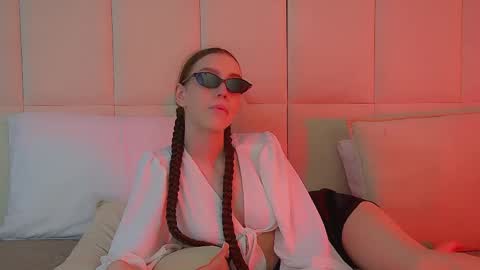 Veronica online show from 03-16-26, 06:28