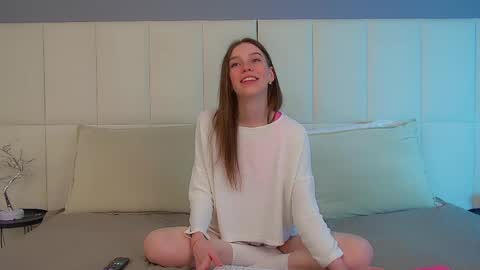 Snapshot of veronicavance chatting on 05-20-26, 06:36 Veronica online show from 05-20-26, 06:36