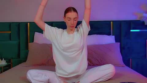 Snapshot of veronicavance chatting on 05-29-26, 07:34 Veronica online show from 05-29-26, 07:34