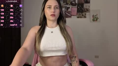 Snapshot of veronika__winslow_ chatting on 03-31-26, 07:31 Vero online show from 03-31-26, 07:31