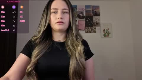 Snapshot of veronika__winslow_ chatting on 04-08-26, 07:52 Vero online show from 04-08-26, 07:52