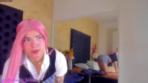 Snapshot of veronikabloom_ chatting on 04-08-26, 04:23 Veronika online show from 04-08-26, 04:23