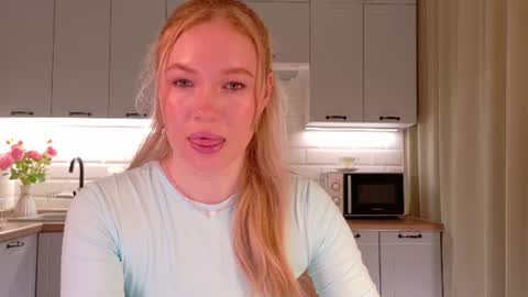 Snapshot of veronikamitchel chatting on 06-28-26, 07:09 Veronika online show from 06-28-26, 07:09