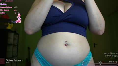Snapshot of veronikavonk chatting on 09-29-25, 02:55 Veronika von Kleist online show from 09-29-25, 02:55