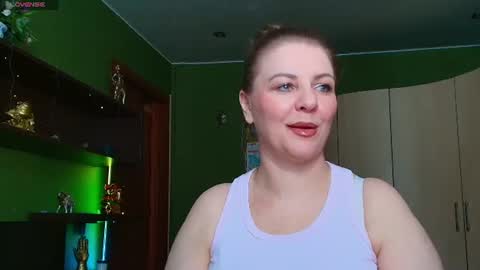 Snapshot of veronikawgold chatting on 07-18-26, 07:01 VeronikawGold online show from 07-18-26, 07:01