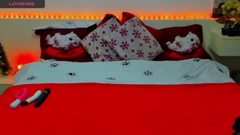Snapshot of verrasweet4u chatting on 12-21-24, 04:52 VerraSweet4u online show from 12-21-24, 04:52