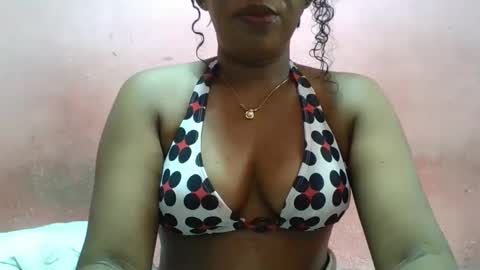 Snapshot of verronique1511 chatting on 02-08-25, 05:40 verronique1511 online show from 02-08-25, 05:40