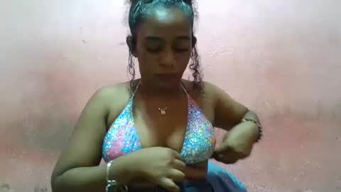 Snapshot of verronique1511 chatting on 02-08-25, 03:31 verronique1511 online show from 02-08-25, 03:31
