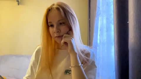 Snapshot of vertiegartrell chatting on 06-05-26, 12:11 Lina online show from 06-05-26, 12:11