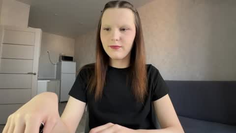 Snapshot of vertuliana chatting on 06-18-26, 02:54 Karina followed me bb online show from 06-18-26, 02:54