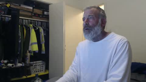 hairy man online show from 02-01-25, 12:51