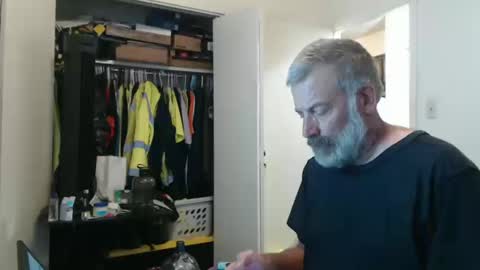 hairy man online show from 10-16-25, 12:00