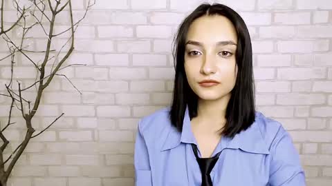 Snapshot of veryveryshygirl chatting on 03-08-25, 11:37 Ana online show from 03-08-25, 11:37