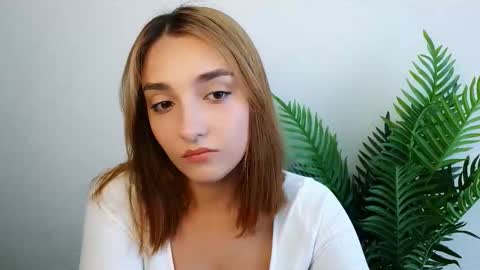 Snapshot of veryveryshygirl chatting on 09-16-25, 12:17 Ana online show from 09-16-25, 12:17