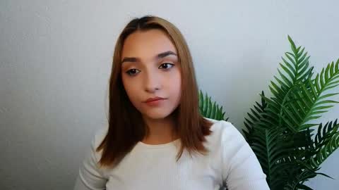 Snapshot of veryveryshygirl chatting on 09-20-25, 07:09 Ana online show from 09-20-25, 07:09